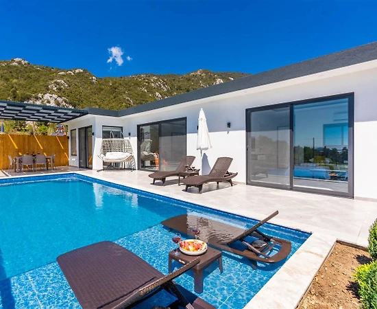 Kaş İkizler'de Muhteşem Doğa İçerisinde, Özel Havuzlu, Modern Villa - 1