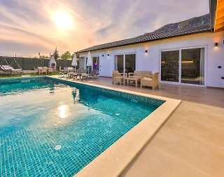 Kaş Sarıbelen'de Şehirden Uzakta, Özel Havuzlu, Kiralık Villa - 1