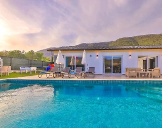 Kaş Sarıbelen'de Şehirden Uzakta, Özel Havuzlu, Kiralık Villa - 3