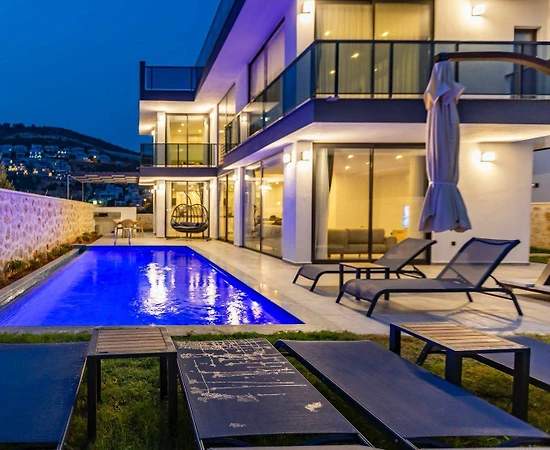 Kaş Kalkan'da Geniş Ailelere Uygun, Özel Havuzlu, Lüks Villa - 1