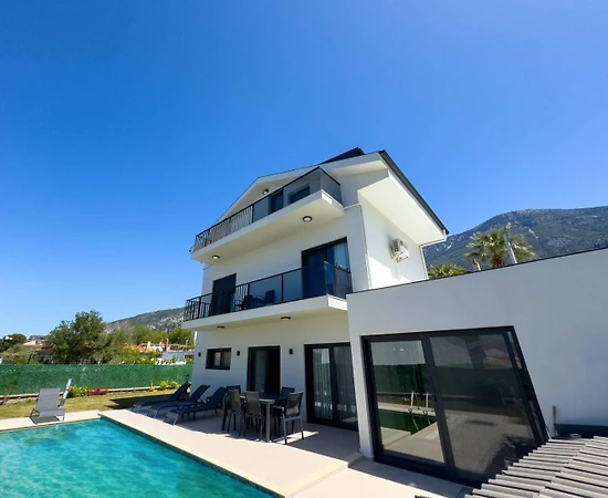 Fethiye Ölüdeniz'de Huzur Dolu Doğada, Özel Havuzlu, Merkezi Villa - 1