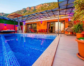 Kaş Bezirgan'da Balayı Çiftlerine Uygun, Özel Havuzlu, Lüks Villa - 1