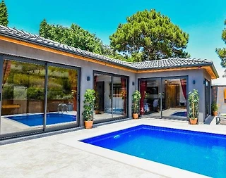 Kaş Gelemiş'te Sakin Konumda, Özel Havuzlu, Jakuzili Balayı Villası - 1