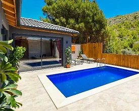 Kaş Gelemiş'te Sakin Konumda, Özel Havuzlu, Jakuzili Balayı Villası - 2