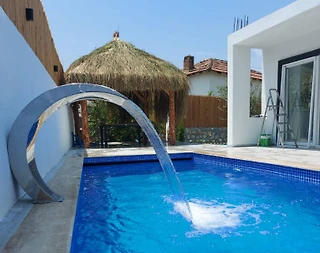 Kaş Yeşilköy'de Yeşillikler İçerisinde, Özel Havuzlu, Balayı Villası - 1