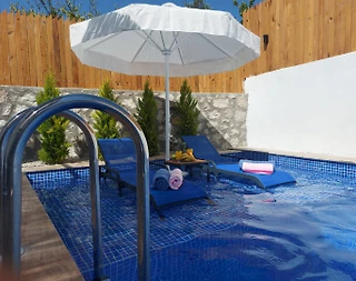 Kaş Yeşilköy'de Yeşillikler İçerisinde, Özel Havuzlu, Balayı Villası - 3