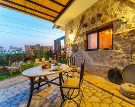 Kaş Bezirgan'da Doğa İçerisinde, Özel Havuzlu, Konforlu Villa - 3