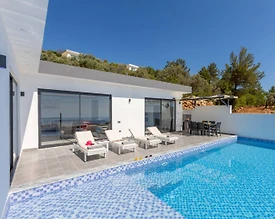 Kaş İslamlar'da Doğa İle İç İçe, Özel Havuzlu, Jakuzili Villa - 2