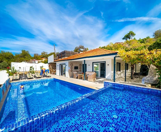 Kaş Sarıbelen'de Doğa İle İç İçe, Özel Havuzlu, 2+1 Villa - 1