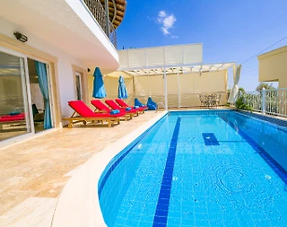 Kaş Kalkan'da Merkezi Konumda, Özel Havuzlu, Manzaralı Villa - 3