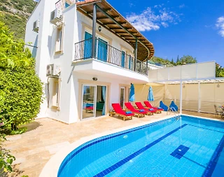 Kaş Kalkan'da Merkezi Konumda, Özel Havuzlu, Manzaralı Villa - 1