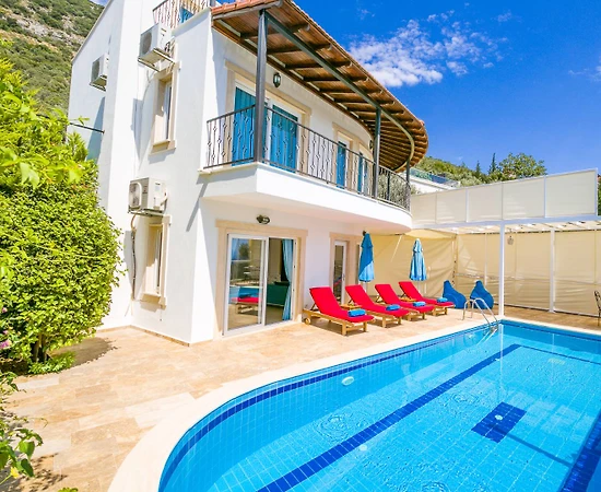 Kaş Kalkan'da Merkezi Konumda, Özel Havuzlu, Manzaralı Villa - 1