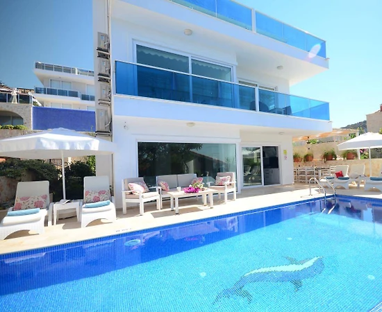 Kaş Kalkan'da Merkezi Konumda, Özel Havuzlu, Jakuzili Villa - 1
