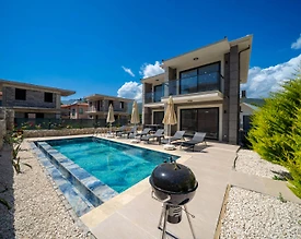 Kaş Andifli'de Merkeze Yakın Konumda, Özel Havuzlu, Kiralık Villa - 3