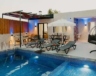 Kaş Ova'da Nezih Konumda, Özel Havuzlu, Konforlu Villa - 1