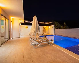 Kaş İkizce'de Doğa ile İç İçe, Özel Havuzlu, Konforlu Villa - 2