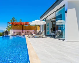 Kaş Üzümlü'de Balayı Çiftlerine Uygun, Özel Havuzlu, Ferah Villa - 2