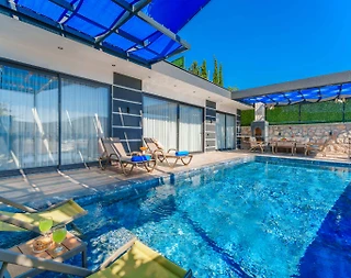 Kaş Yeşilköy'de Sakin Konumda, Özel Havuzlu, Jakuzili Villa - 2