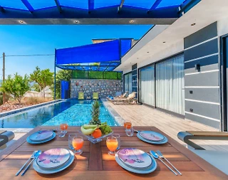 Kaş Yeşilköy'de Sakin Konumda, Özel Havuzlu, Jakuzili Villa - 4