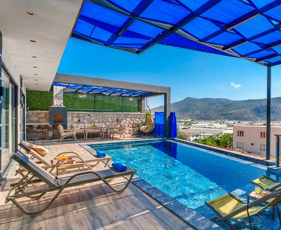 Kaş Yeşilköy'de Sakin Konumda, Özel Havuzlu, Jakuzili Villa - 1