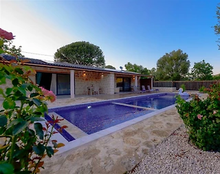 Kaş Ahlatlı'da Sakin Konumda. Özel Havuzlu, Jakuzili, Taş Villa - 3
