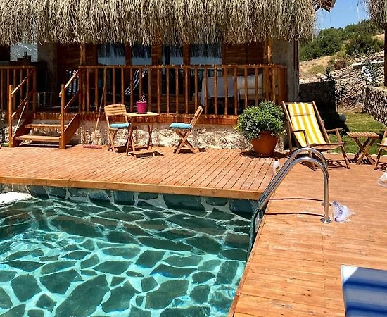 Kaş Sarıbelen'de Ahşap Mimarili, Özel Havuzlu, Lüks Villa - 1