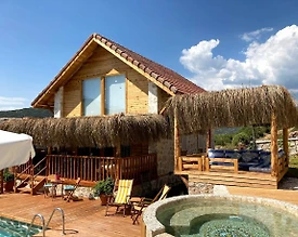 Kaş Sarıbelen'de Ahşap Mimarili, Özel Havuzlu, Lüks Villa - 2