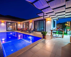 Kaş Sarıbelen'de Sesiz Konumda, Jakuzili, Modern Tasarımlı Villa - 2