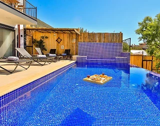 Kaş Gökseki'de Muhteşem Manzaralı, Özel Havuzlu, Kiralık Villa - 3