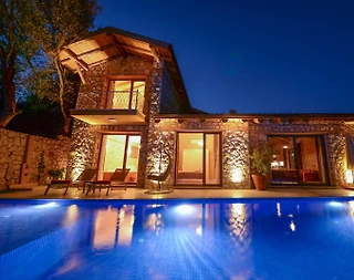 Kaş İslamlar'da Doğa İçerisinde, Sonsuzluk Havuzlu, Kiralık Villa - 1