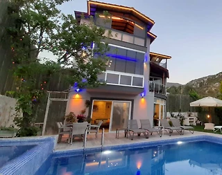 Kaş İslamlar'da Geniş Ailelere Uygun, Özel Havuzlu. Jakuzili Villa - 1