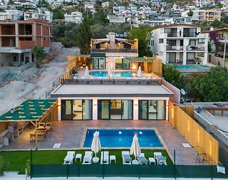 Kaş Bezirgan'da Modern Tasarımlı, Özel Havuzlu, Konforlu Villa - 1