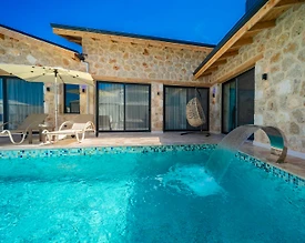 Kaş Yeşilköy'de Sakin Konumda, Özel Havuzlu, Konforlu Villa  - 2