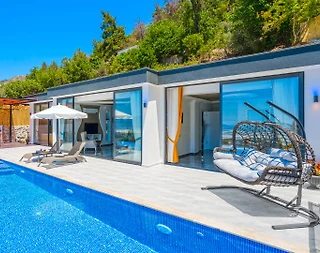 Kaş Üzümlü'de Balayı Çiftlerine Uygun, Özel Havuzlu, Ferah Villa - 1