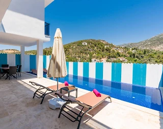 Kaş İslamlar'da Doğanın İçinde, Özel Havuzlu, Muhafazakar Villa - 2