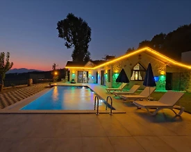 Muğla Seydikemer'de Huzurlu Doğada, Özel Havuzlu, Taş Villa - 3