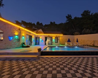 Muğla Seydikemer'de Huzurlu Doğada, Özel Havuzlu, Taş Villa - 4