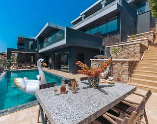 Kaş Bezirgan'da Deniz Manzaralı, Özel Havuzlu, Modern Villa - 1