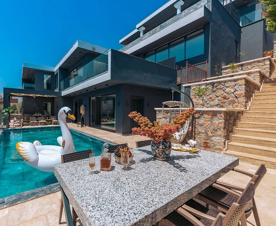 Kaş Bezirgan'da Deniz Manzaralı, Özel Havuzlu, Modern Villa - 1