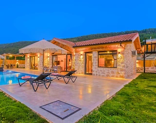 Kaş Hacıoğlan'da Otantik Tasarımlı, Özel Havuzlu, Jakuzili Vİlla - 1
