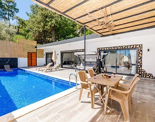 Kaş İslamlar'da Muhteşem Tasarımlı, Özel Havuzlu, Şık Villa - 2