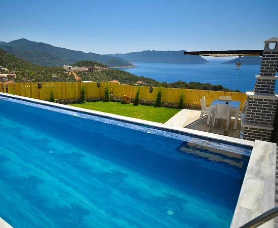 Kaş Belenli'de Doğa ve Deniz Manzaralı, Özel Havuzlu, Bahçeli Villa - 1