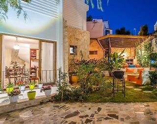 Kaş Kalkan'da Deniz Manzaralı, Özel Havuzlu, Taş Mimarili Villa - 2