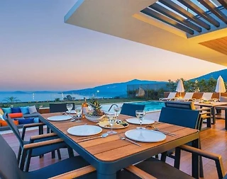 Kaş Kalkan'da Enfes Deniz Manzaralı, Özel Havuzlu, Şık Tasarımlı Villa - 5
