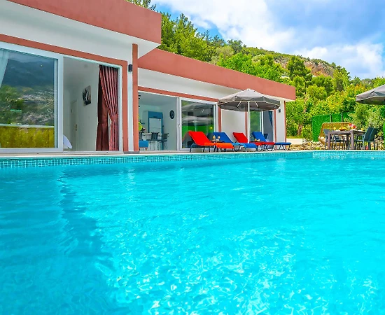 Kaş İslamlar'da Sakin Konumda, Özel Havuzlu, Konforlu Villa - 1