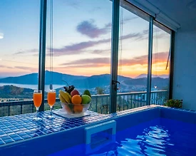 Kaş Bezirgan'da Deniz Manzaralı, Serinleme Havuzlu, Balayı Suiti - 2