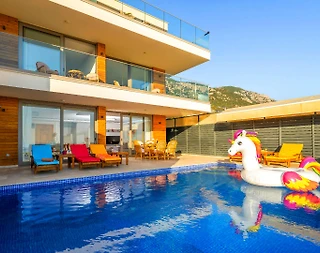 Kaş Bezirgan'da Deniz Manzaralı, Özel Havuzlu, Modern Villa - 1