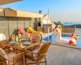 Kaş Bezirgan'da Deniz Manzaralı, Özel Havuzlu, Modern Villa - 3