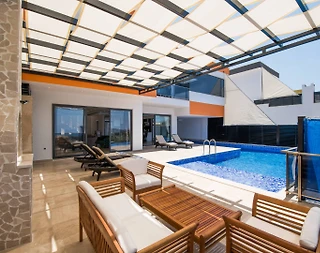 Kaş Bezirgan'da Modern Tasarımlı, Özel Havuzlu, Kiralık Villa - 2