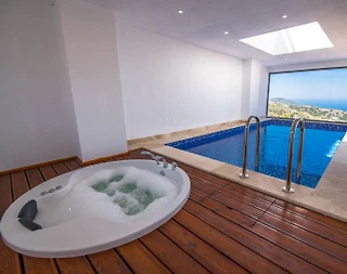 Kaş Bezirgan'da Modern Tasarımlı, Özel Havuzlu, Kiralık Villa - 4